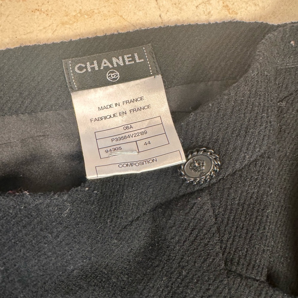 Chanel Luxuries Very Good Condition - Picture 5 of 5